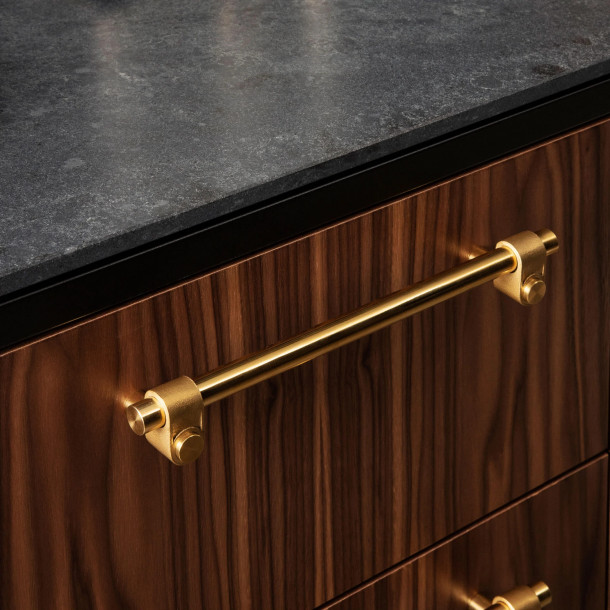 Дверная ручка Cast Pull Bar Large Brass