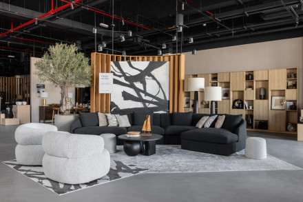 Самый большой шоурум в истории Dantone Home открыл свои двери в Дубае